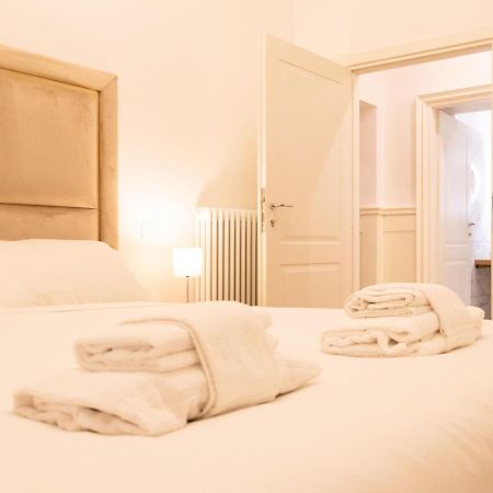 The Best Rent - Elegant Five-Bedrooms Apartment Near Colosseo Rom Eksteriør billede