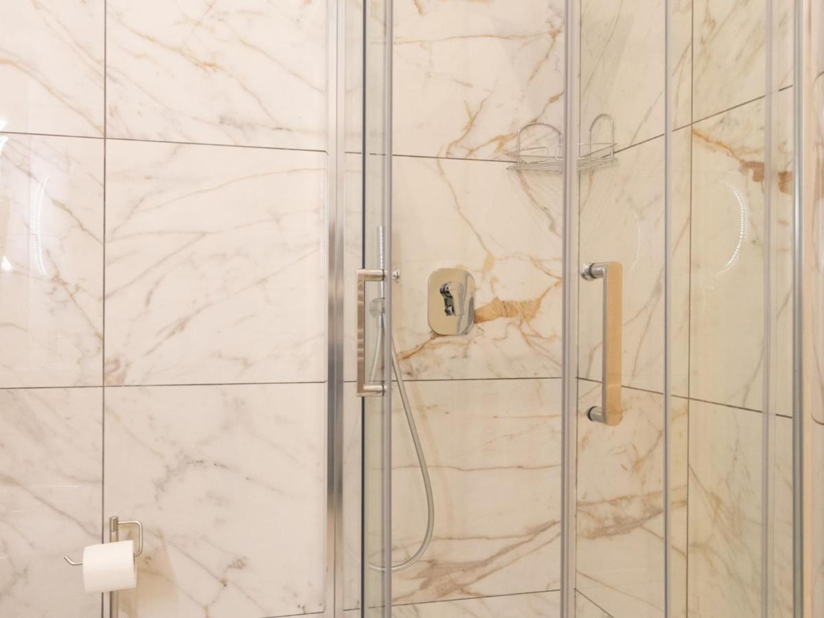 The Best Rent - Elegant Five-Bedrooms Apartment Near Colosseo Rom Eksteriør billede