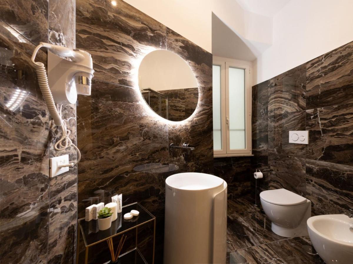 The Best Rent - Elegant Five-Bedrooms Apartment Near Colosseo Rom Eksteriør billede