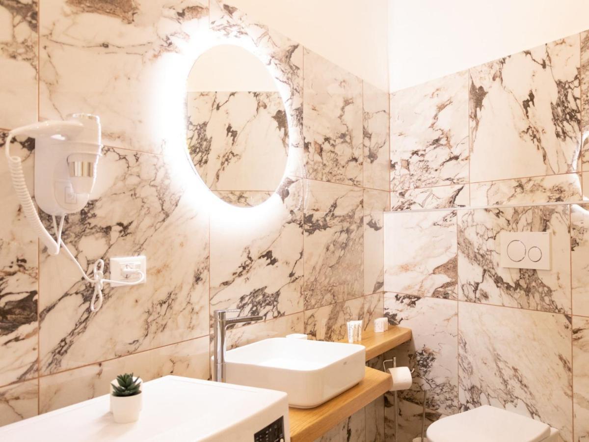 The Best Rent - Elegant Five-Bedrooms Apartment Near Colosseo Rom Eksteriør billede