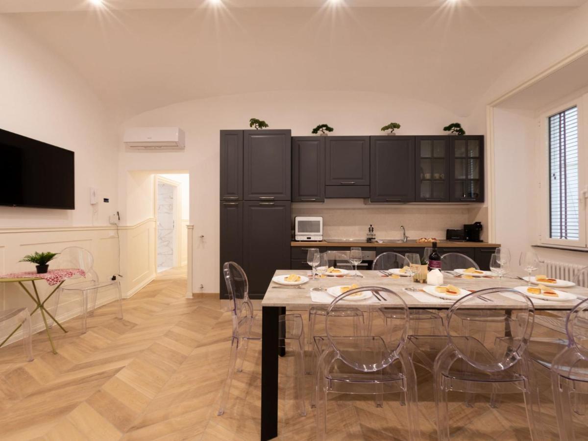 The Best Rent - Elegant Five-Bedrooms Apartment Near Colosseo Rom Eksteriør billede